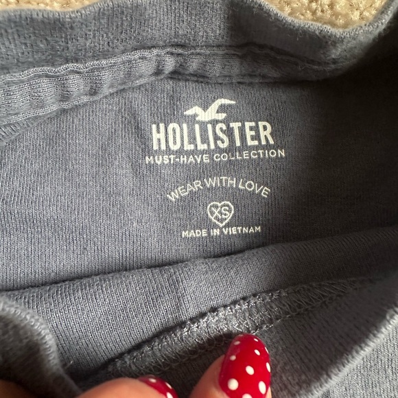 Hollister Dark Gray Crop Top - Picture 2 of 2